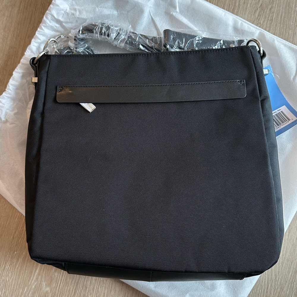 Travelpro Handbag - Picture 2 of 3